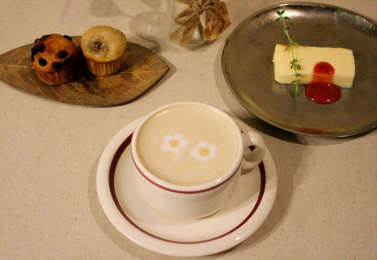 「ホットカフェラテ」550円（税込）