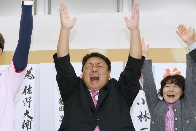 【速報】燕市の新市長に前市議の佐野大輔氏 新人同士の選挙戦、わずか144票差で制す［記事追加しました］ - 新潟日報デジタルプラス