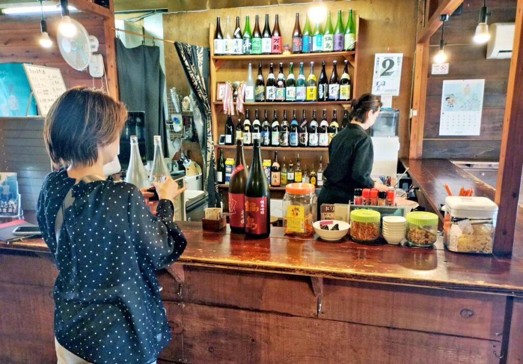 「立ち呑み屋 のん」　人気の「ジャリジャリ」や名物「魚ロッケ」など　気取らず、佐賀らしく　佐賀市 まちなかリポート | まちの話題 | 佐賀県のニュース