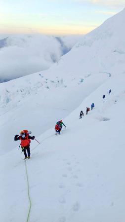 ペルーで遭難の邦人、病院に 意識あり、ヘリで搬送 | | 全国のニュース