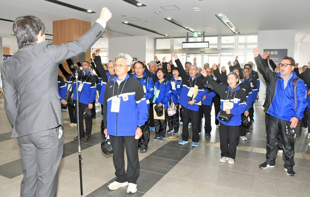 ねんりんピック頑張るぞ、青森県選手団が結団式｜青森スポーツ｜青森ニュース｜Web東奥 - 東奥日報社