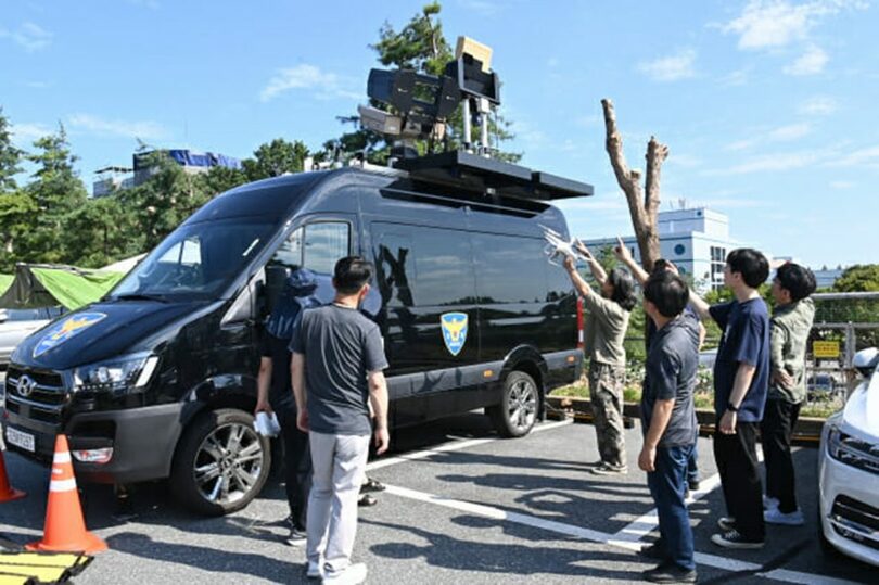 EO/IR連動レーダーによる違法ドローンの探知・追跡技術の実演＝ETRI(c)KOREA WAVE