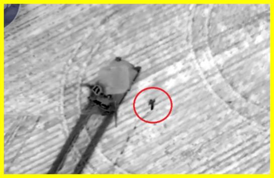 ウクライナの無人機に怯えたロシア戦車の乗組員は、自らの命を守るために野原の真ん中に仲間を置き去りにした