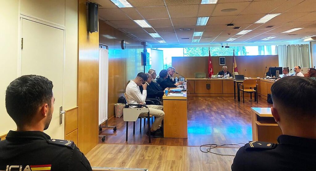 18歳で殺して死にかけている：「私を悩ませたのは、彼女が幸せで、私はしなかったということでした」