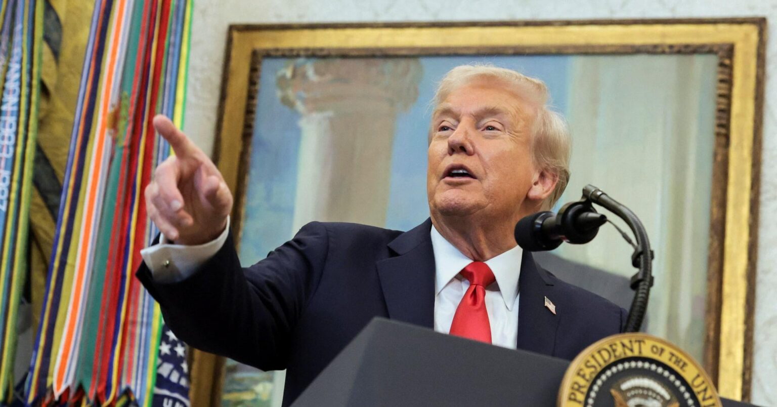 トランプ氏支持率40％、任期中最低 生活費対策へ不満拡大＝調査