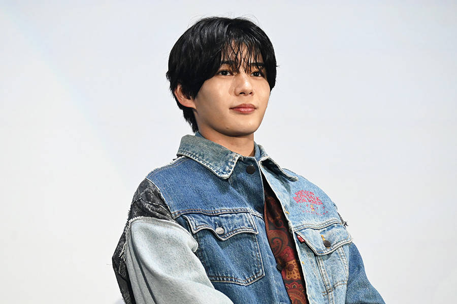 映画『恋に至る病』の舞台挨拶に登壇した長尾謙杜（10月28日・TOHOシネマズ 梅田 本館）（C）2025『恋に至る病』製作委員会