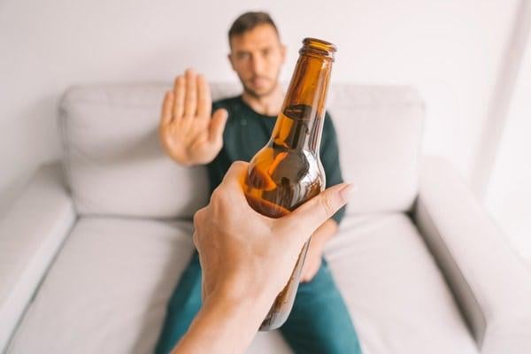 ”若者の酒離れ”ではなく”飲まない文化”の定着「Z世代が変化を牽引」