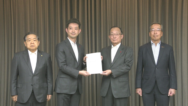 千葉県職員の給与　県人事委員会が４年連続で引き上げるよう熊谷知事に勧告