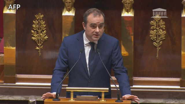 【速報】フランスの国民議会で内閣不信任案が否決　マクロン大統領肝いりの“年金改革”凍結で一部野党が反対に回る　混迷続くも議会解散は回避へ