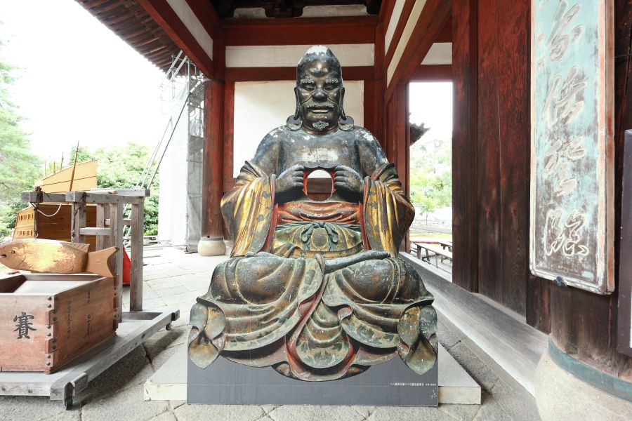 三門に、謎の顔だしパネル？なんだこれは、気になります