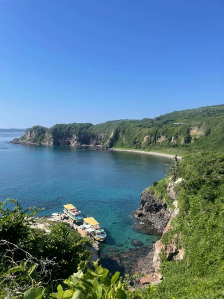 石川県にある「巌門（がんもん）」付近