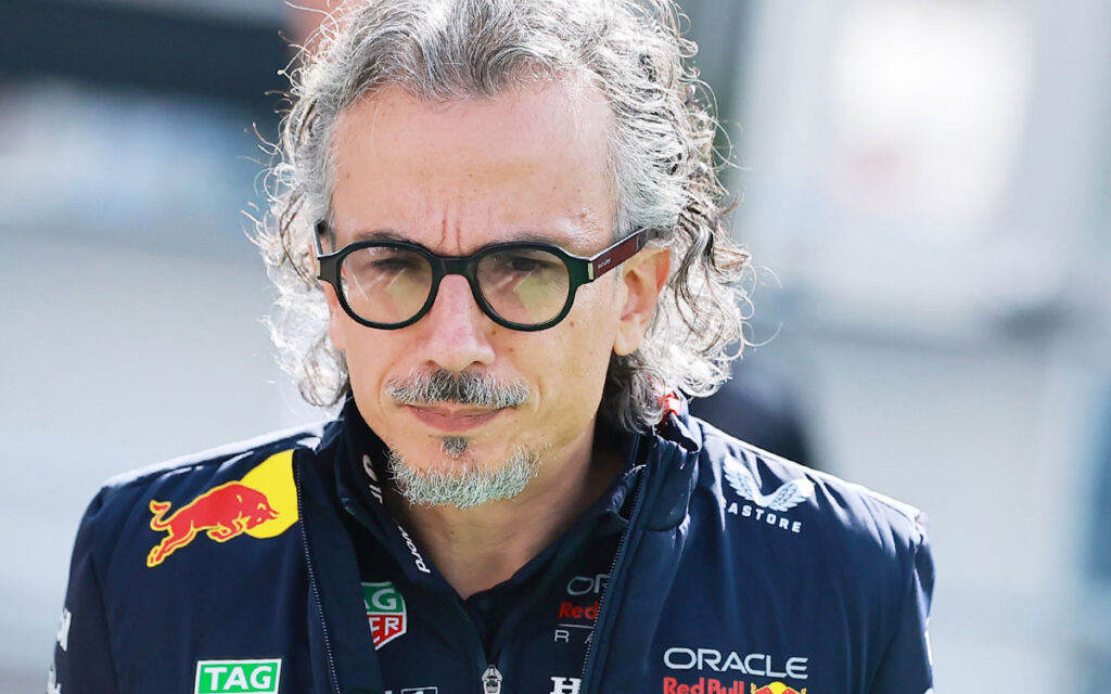 パドックに到着するローラン・メキーズ（レッドブル・レーシング代表）、2025年10月23日(木) F1メキシコGPメディアデー（エルマノス・ロドリゲス・サーキット）