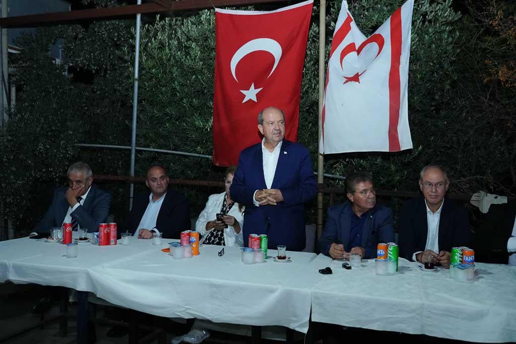 トルコのキプロスの世論調査では、投票者が選挙に先立って分岐するにつれてタタールが先に進みます