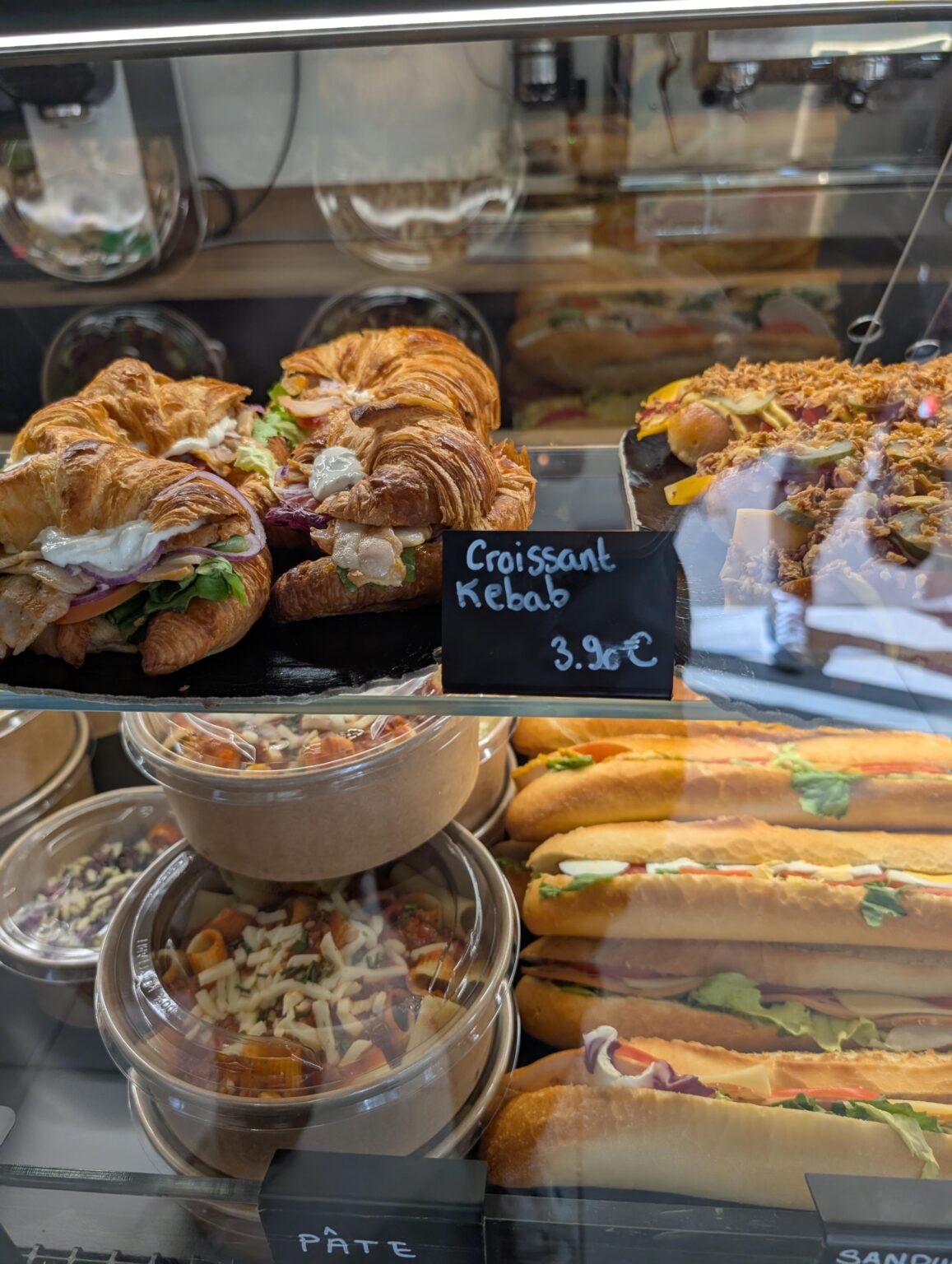 フュージョン料理はその限界に達します - ポールはリアルシエートすると思います🤭