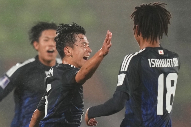 小倉の素晴らしい中距離シュートは、日本の勝利を知らせるようなものだった。 写真=AP=聯合ニュース