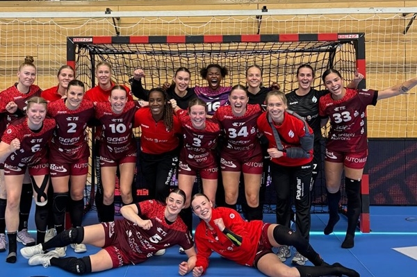 写真2025/26シーズン、ドイツ女子ハンドボールブンデスリーガのザクセン&middot;ツヴィッカウとの試合で勝利したベンスハイムの選手たち、写真出典=ベンスハイム