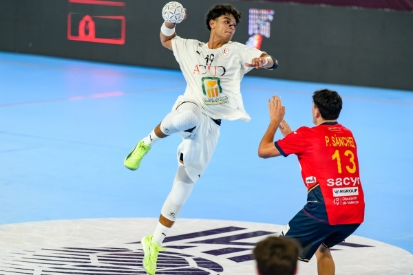 写真2025IHF男子U-17世界選手権大会のエジプトとスペインの試合の様子、写真提供=国際ハンドボール連盟