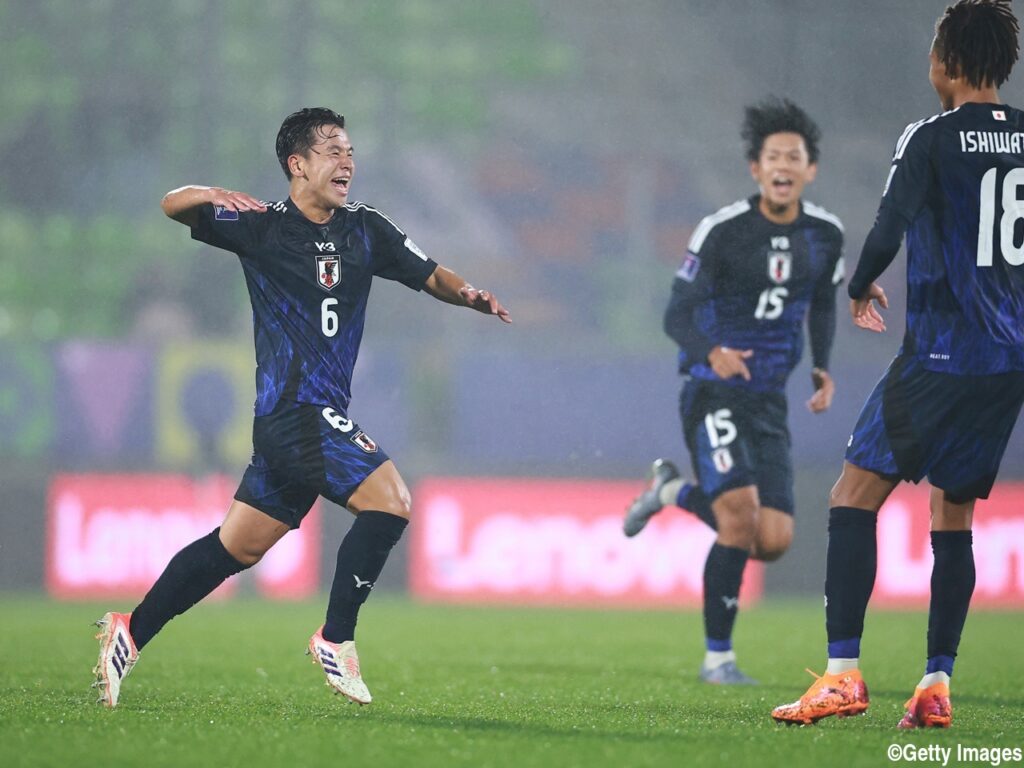日本が初のU-20W杯GL全勝で首位通過! 小倉が左足一閃、平賀OG誘発、石井ダメ押し弾、3戦7発&無失点で決勝Tへ - gekisaka.jp
