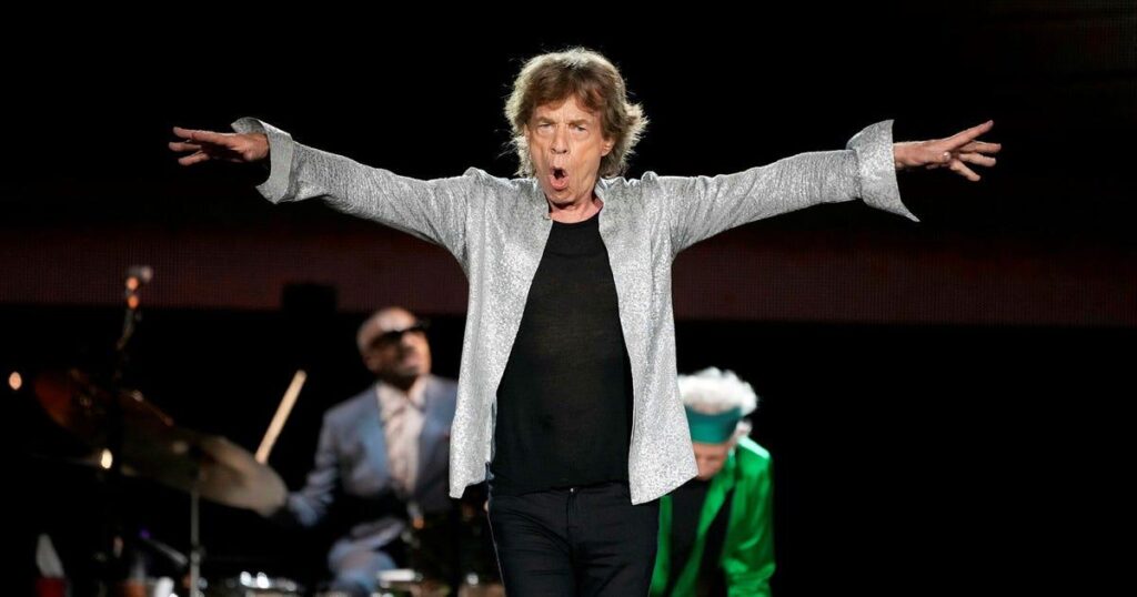 60歳男性、100万ドル詐欺容疑 - ミック・ジャガーが彼女と結婚したかったと供述