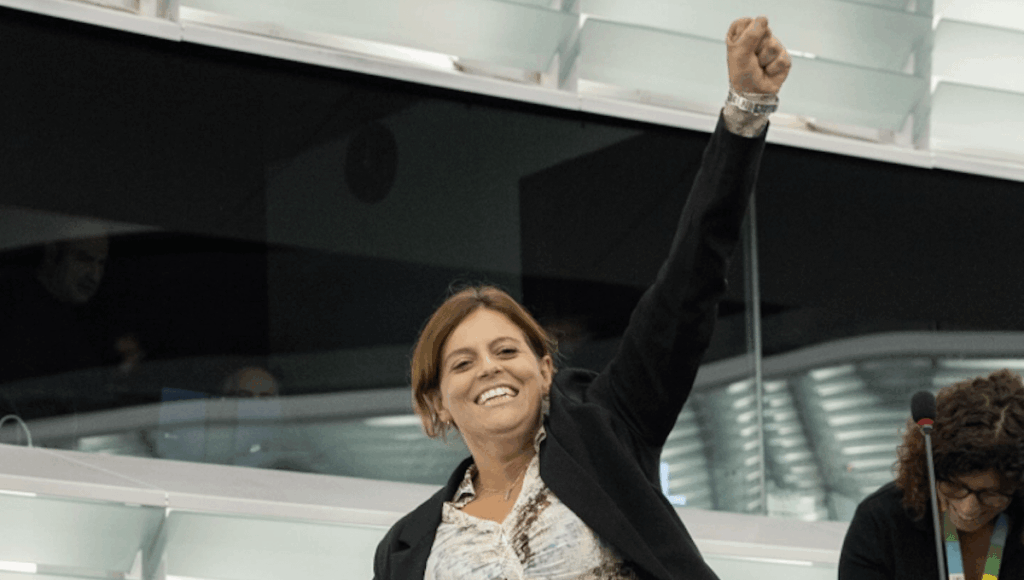 欧州議会は、イラリア・サリスへの免責を取り消していません