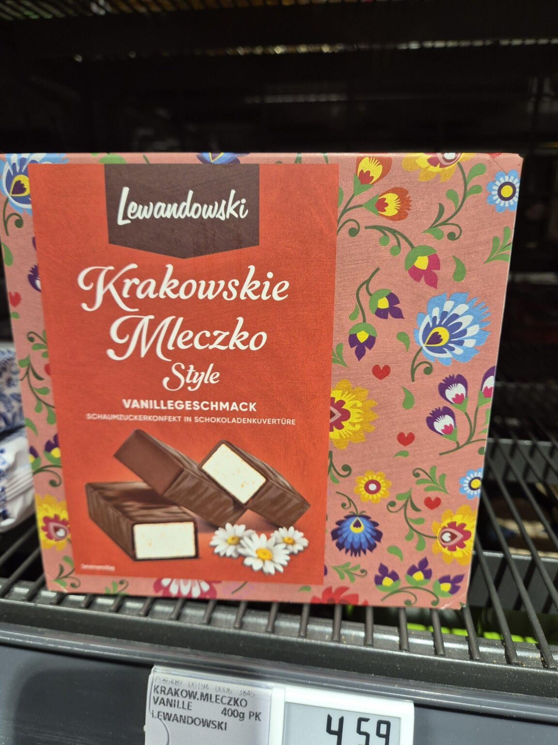 ドイツでは、Ptasie Mleczkoのコピーが最近、「Lewandowski」というブランド名でスーパーマーケットで利用可能になりました。