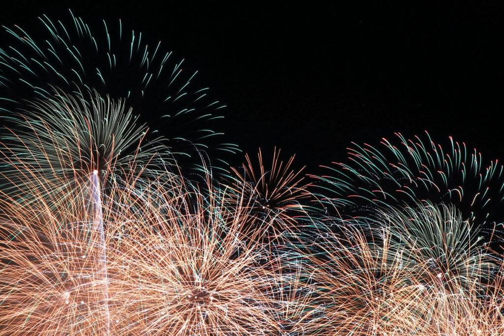 【2025】第55回田辺花火大会が本日開催！3500発の花火を打ち上げ | 夜景FANマガジン