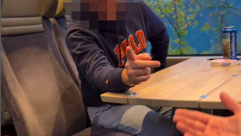 ツークでの暴行：ウクライナ語を聞くと男性が家族を攻撃