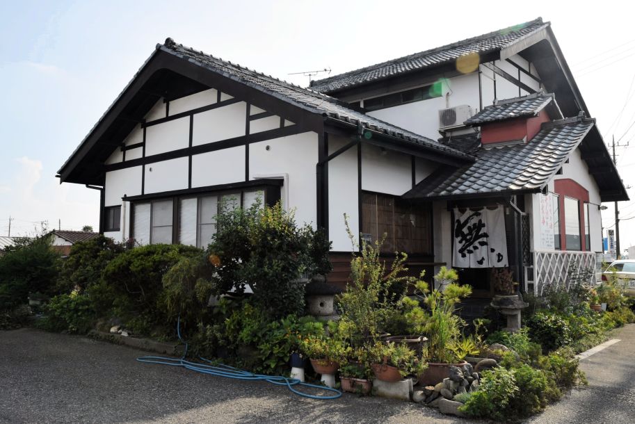 みどり市の「江戸前蕎麦ほりこし　無い。」は手打ちそばの専門店　ご飯物も人気です | とりぷれ