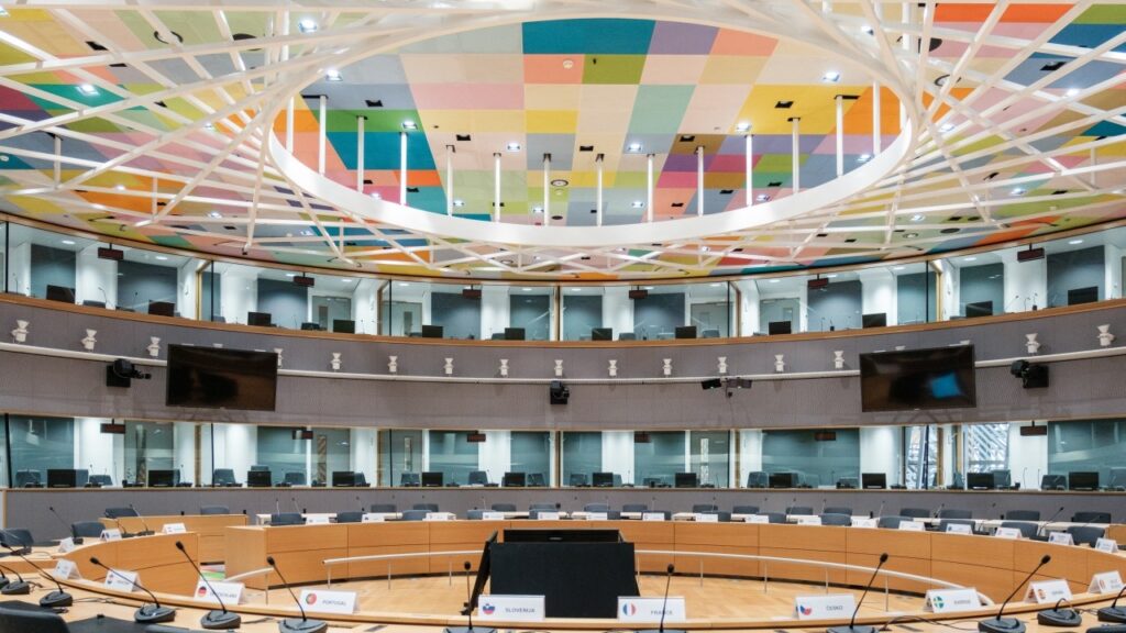 EUで規制緩和進む　CBAMの対象企業を9割削減、化学物質ラベル規則を1年延期 | ESGグローバルフォーキャスト