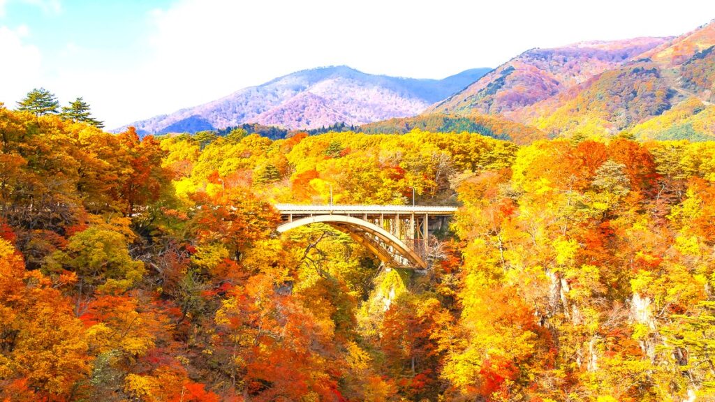 東北が誇る秋の絶景。宮城県「鳴子峡」で見られる紅葉スポット - TRiP EDiTOR