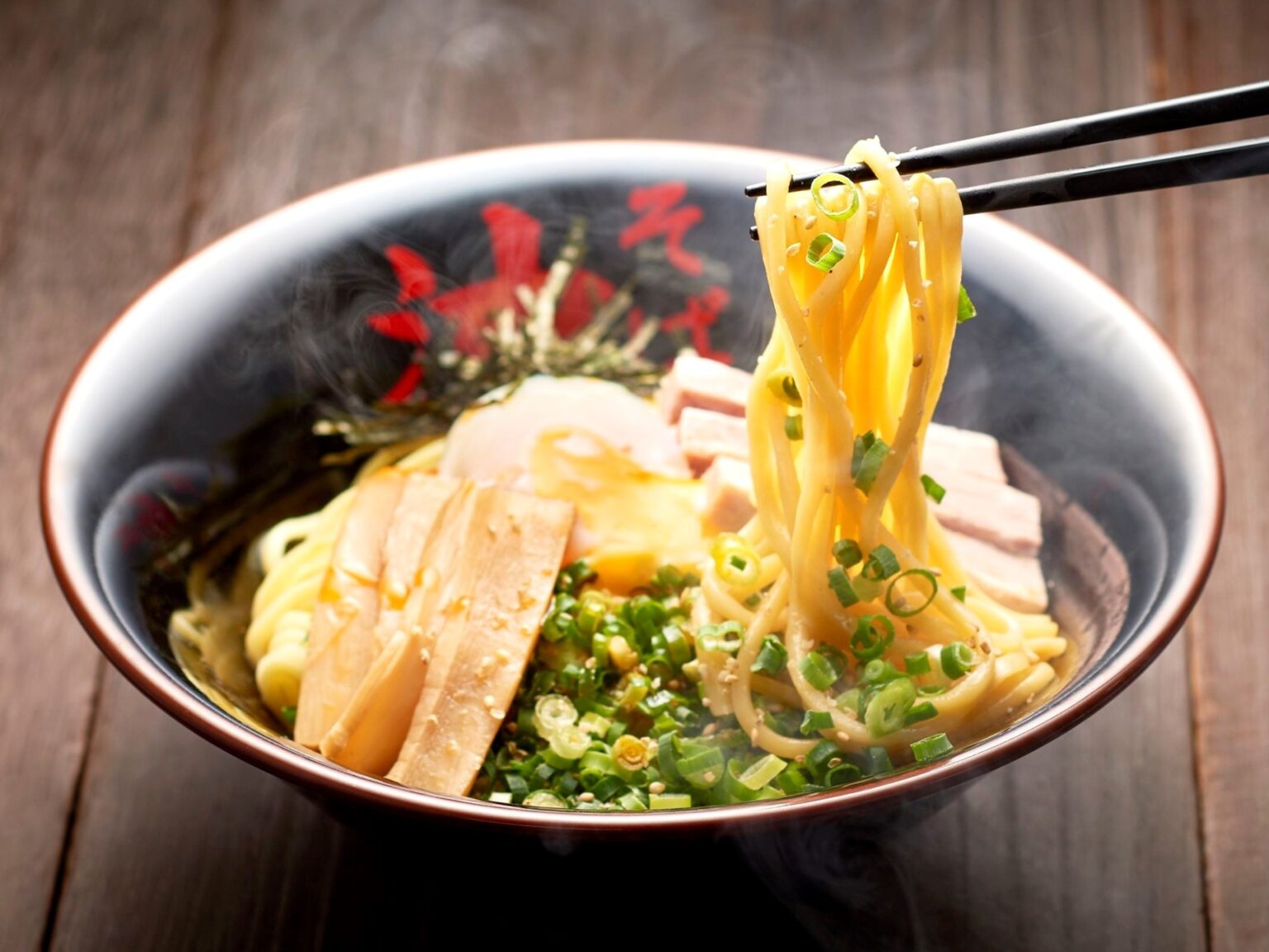 並も大盛りも同じ値段!? 混ぜて食べるラーメン 東京発の人気店が静岡市に新店舗オープン - 静岡ライフ
