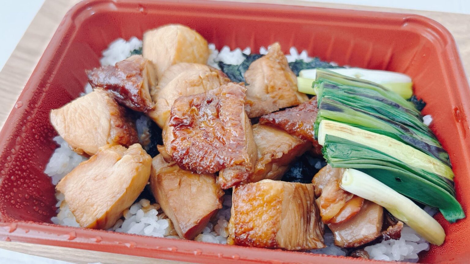 【京都市中京区】燻した香りがたまらない！1000円で楽しむ専門店の本格とり重（みやこ） - エキスパート - Yahoo!ニュース