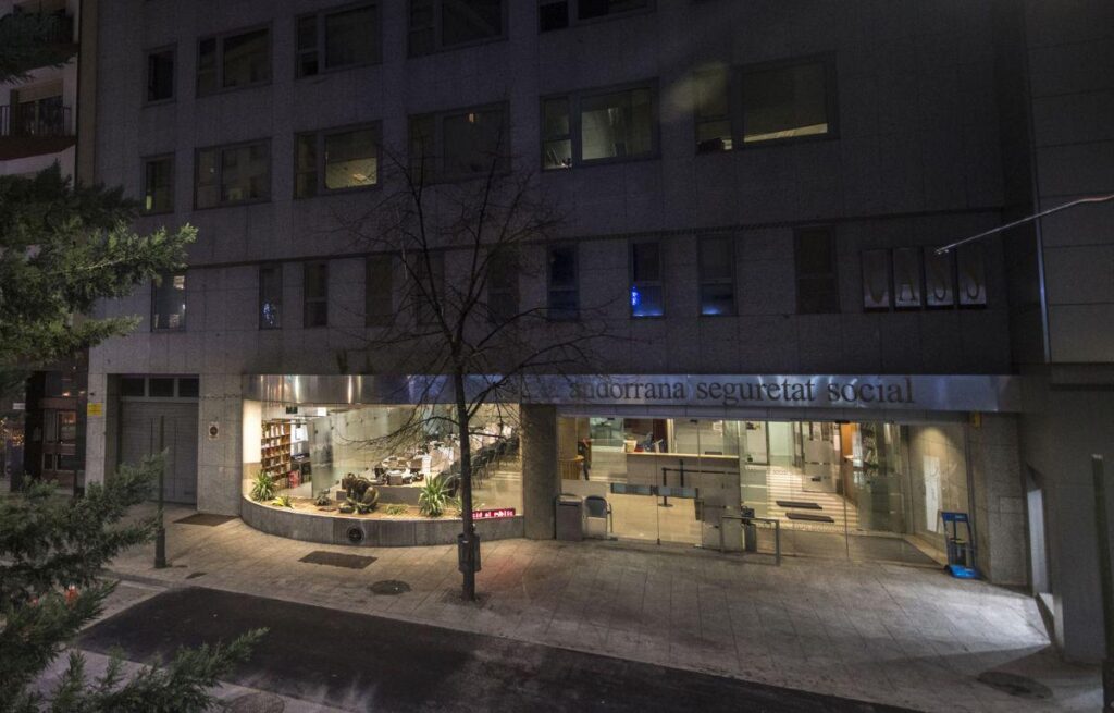 本日 - 2025 年 10 月 30 日にはさらに多くのアイテムがあります。私が見つけたすべての見出しは次のとおりです...