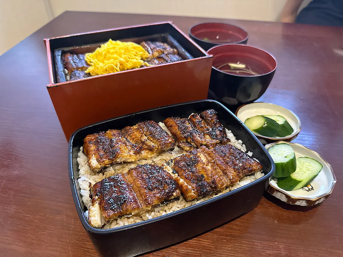 「鰻の次郎長」のうな重（上）