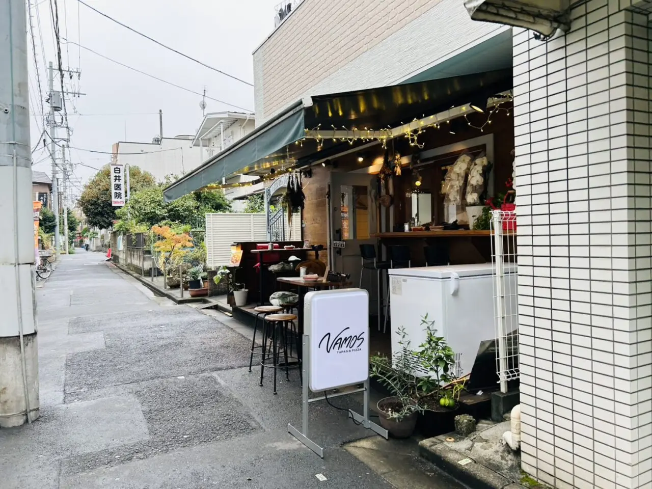 新小岩「VAMOS TAPAS ＆ PIZZA」店頭の様子