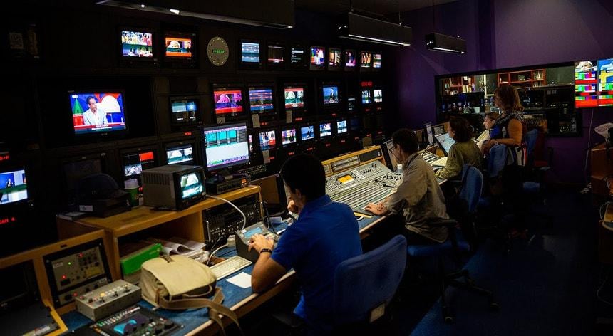 RTP3は名前を変更します。 RTP Notícias は地方自治体の夜に誕生しました。