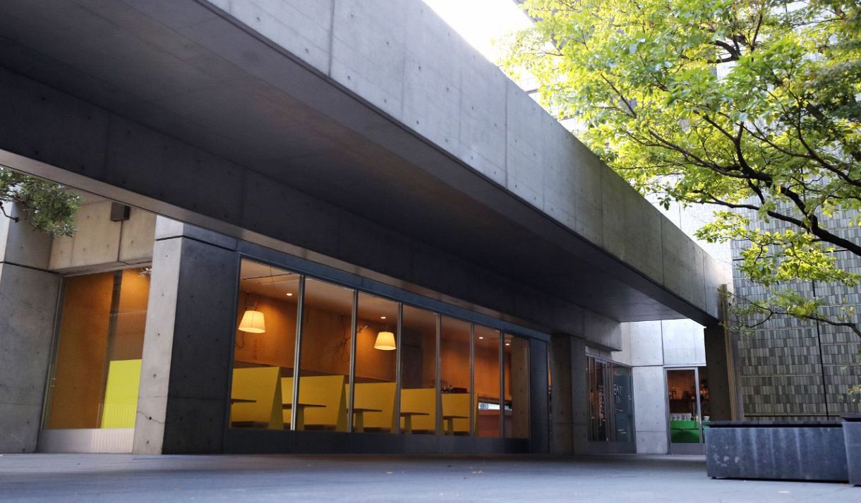 あたたかな照明が照らす店内