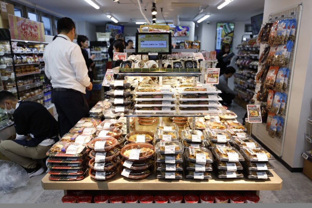 コンビニにまたも「天敵」、トライアルの小型スーパーが都内に進出 - Bloomberg
