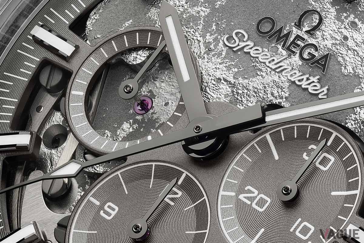 SNSでは特に賞賛の声が多く聞かれたグレーモデル。「Ref.310.92.44.50.06.001」ナイロンストラップモデル（232万1000 円 消費税込）