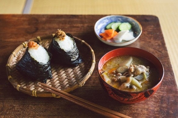 【岩手県初】シニアが主役の“おむすび食堂” 盛岡青山に誕生。「あおやま 街仲食堂 by ジーバーFOOD」11月17日オープン！