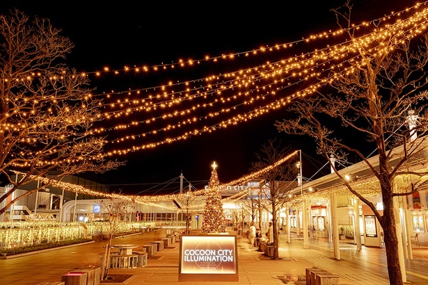 さいたま新都心駅東口デッキのエントランス