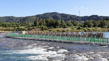 秋の風物詩、最大級「鮎やな」 宮崎・延岡で２年ぶり | | 全国のニュース