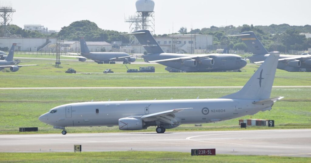 ＮＺ空軍機２機　嘉手納基地飛来