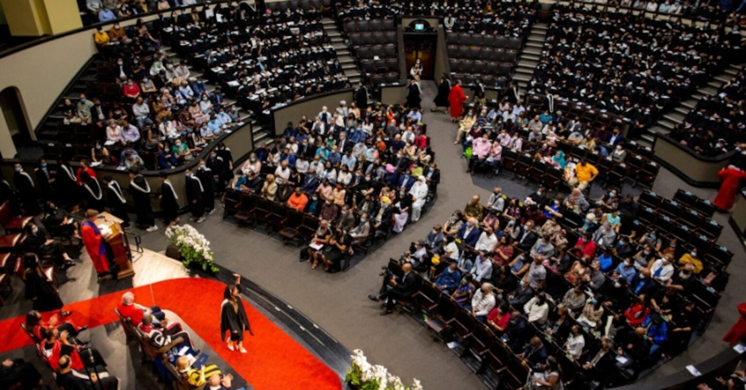 カナダ、インドからの留学申請の74%を却下 | ロイター カナダ、インドからの留学申請の74%を却下 | ロイター