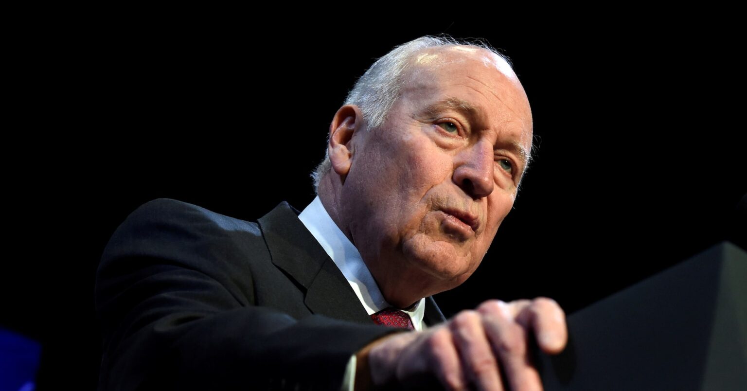 チェイニー元米副大統領が死去、84歳 イラク侵攻主導の保守派 | ロイター チェイニー元米副大統領が死去、84歳 イラク侵攻主導の保守派 | ロイター