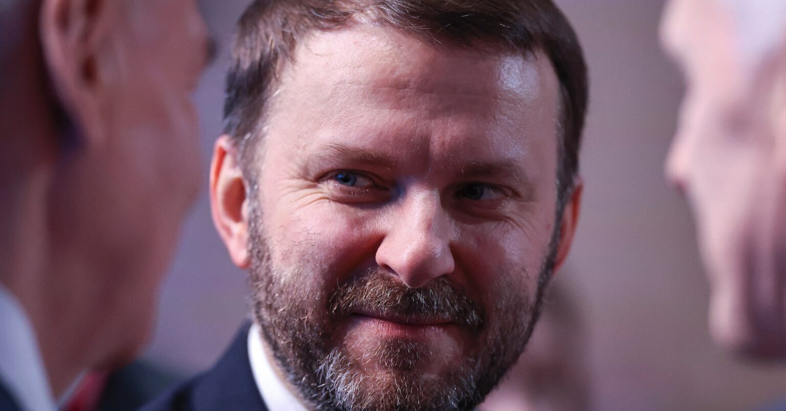 プーチン氏、Ｇ２０サミット代表団長にオレシキン副補佐官を指名 | ロイター