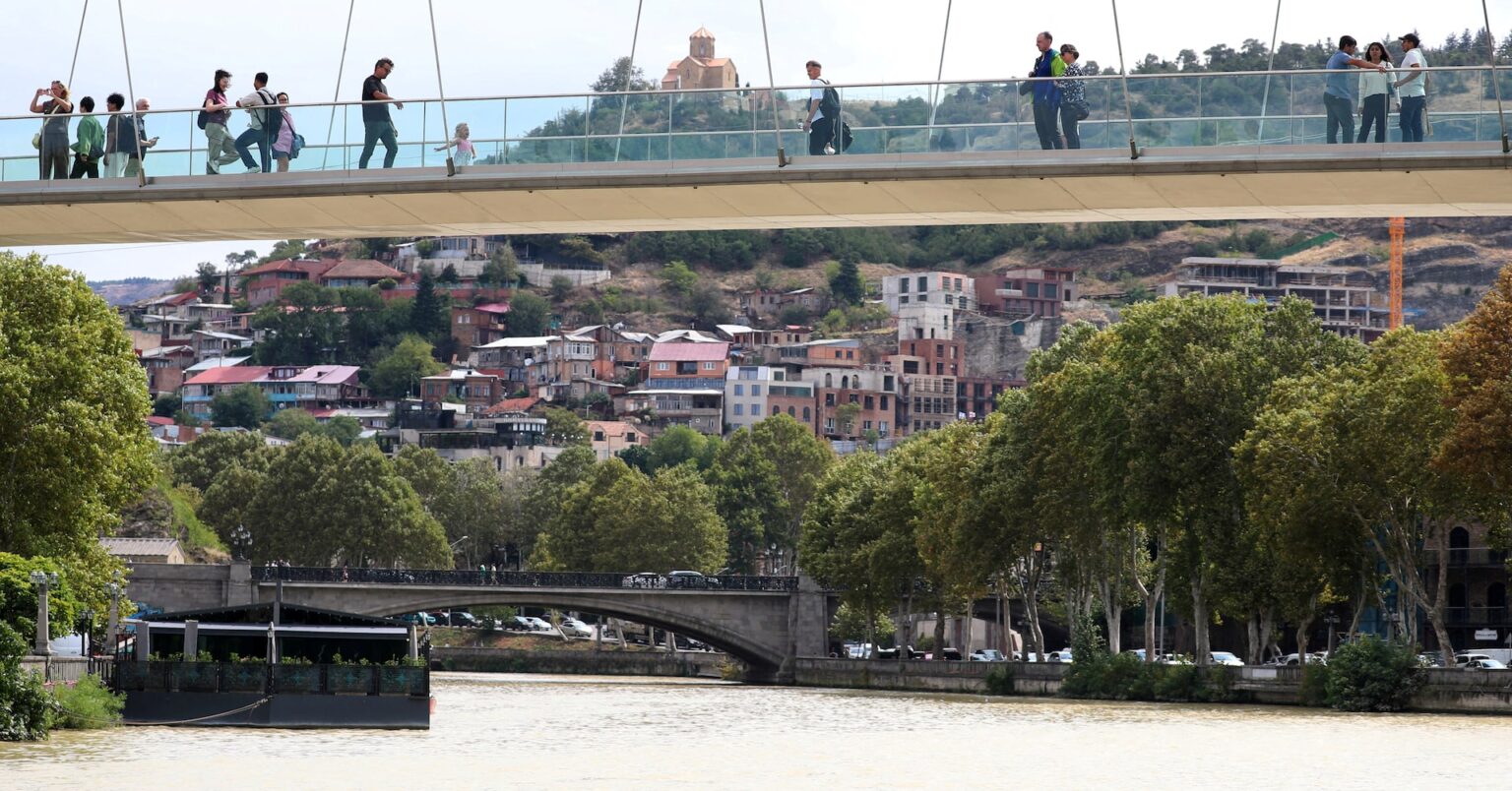 ジョージアのEU加盟遠のく、欧州委報告書が「壊滅的」=大使 | ロイター ジョージアのEU加盟遠のく、欧州委報告書が「壊滅的」=大使 | ロイター