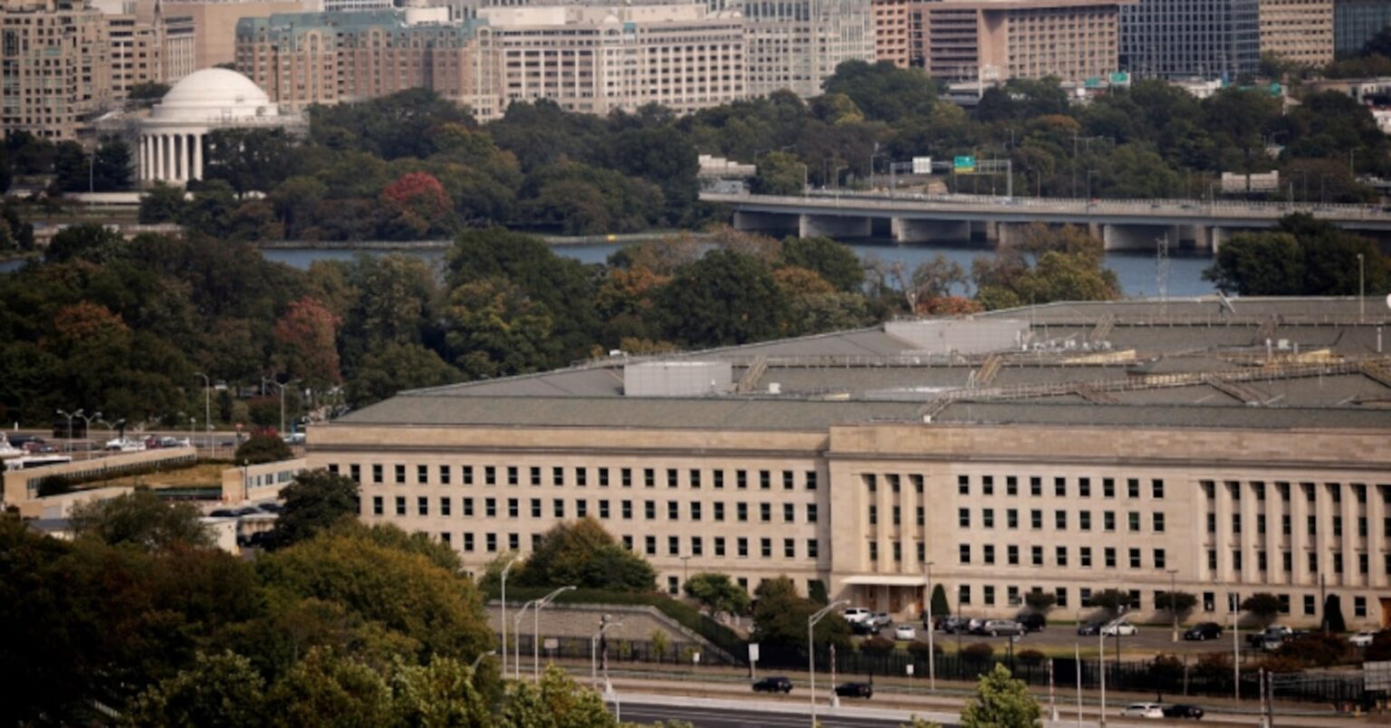 米国防総省、「議会への情報提供不十分」との与野党議員の批判一蹴 | ロイター