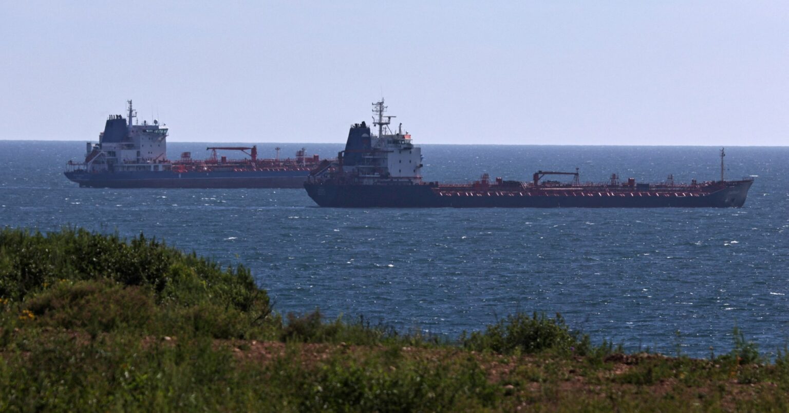 ロ産原油、割引幅1年ぶり水準　米制裁で印中の購入が減少＝関係筋 | ロイター