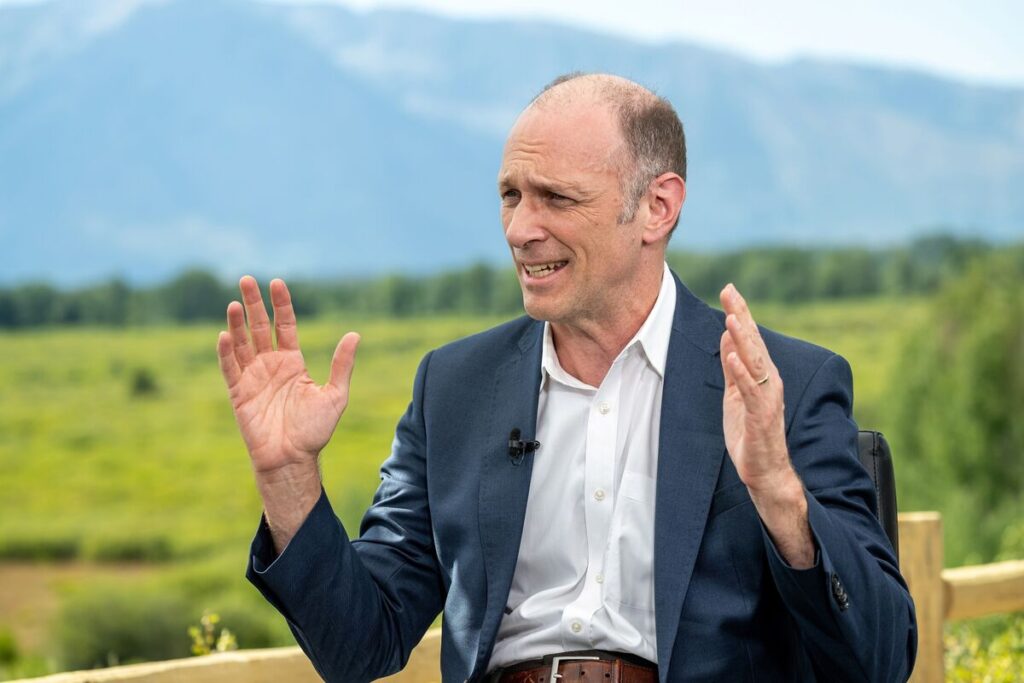 シカゴ連銀総裁、利下げ継続に慎重姿勢－インフレデータ欠如で - Bloomberg